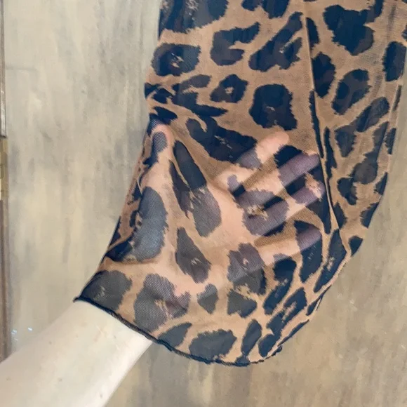 Relist 12/7 padded bust sheer animal print w lace detail & cut outs size M - Picture 8 of 17